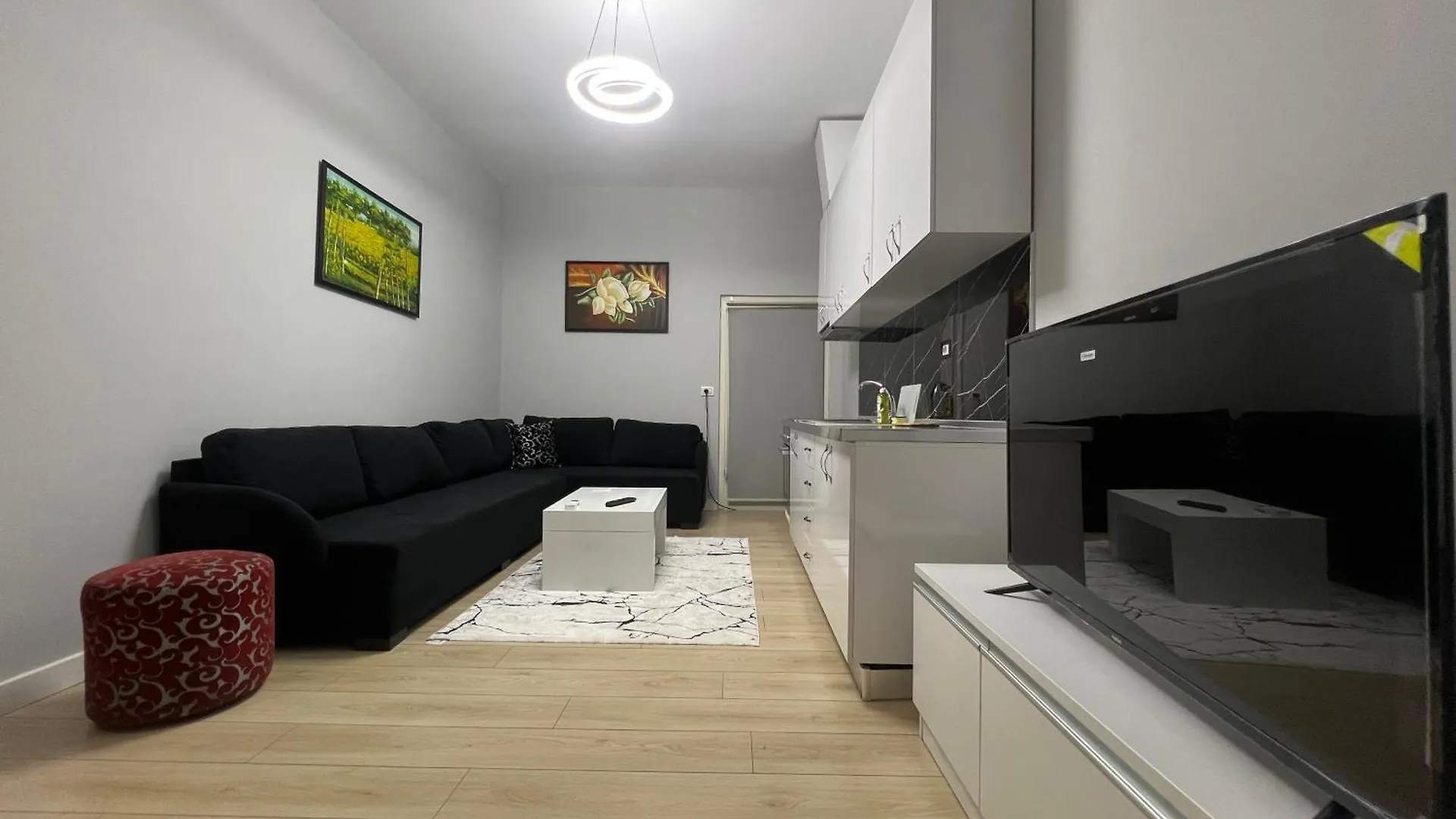 Anxhelo'S Apartments Tirana 0*,
